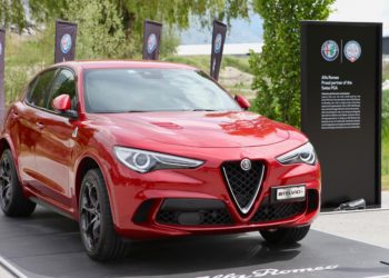 Alfa-Romeo_Display1